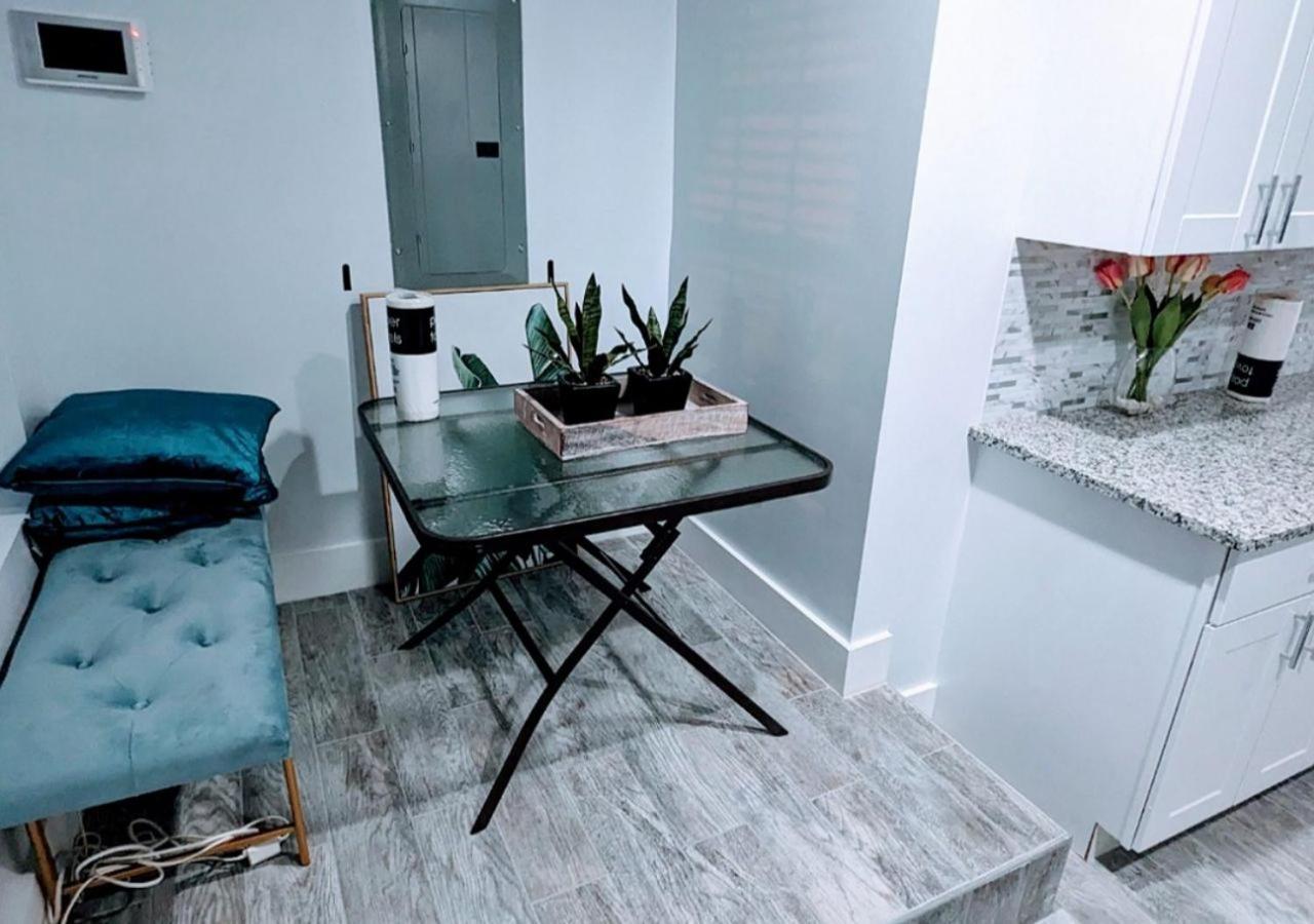 Luxurious 3 Bedroom Apt With A Beautiful Balcony 워싱턴 외부 사진