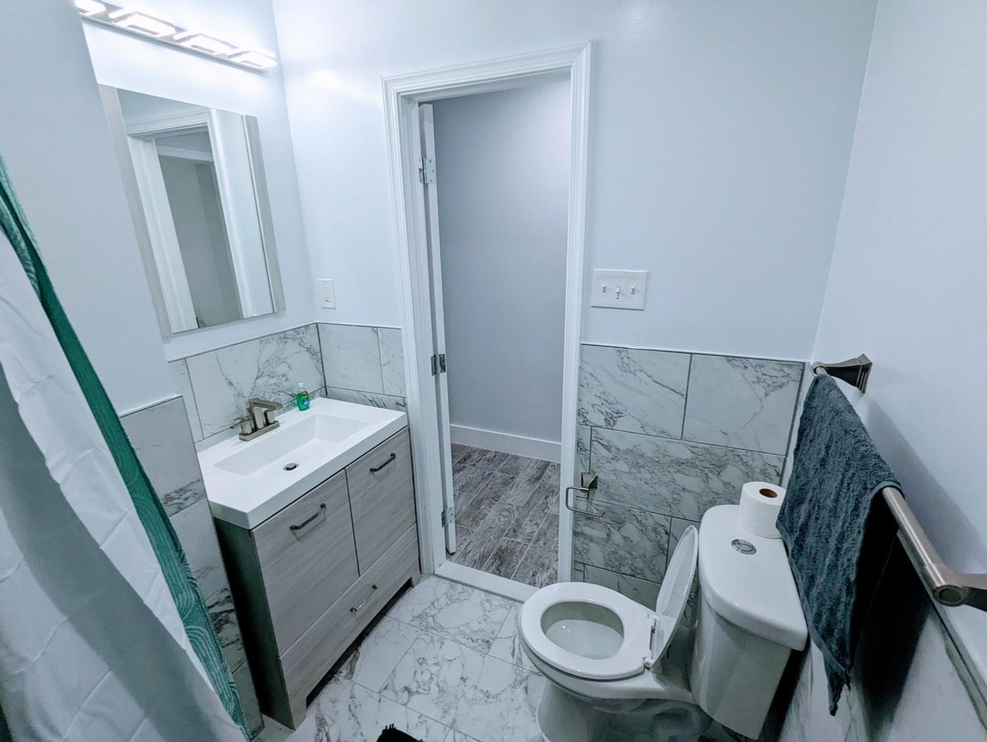 Luxurious 3 Bedroom Apt With A Beautiful Balcony 워싱턴 객실 사진