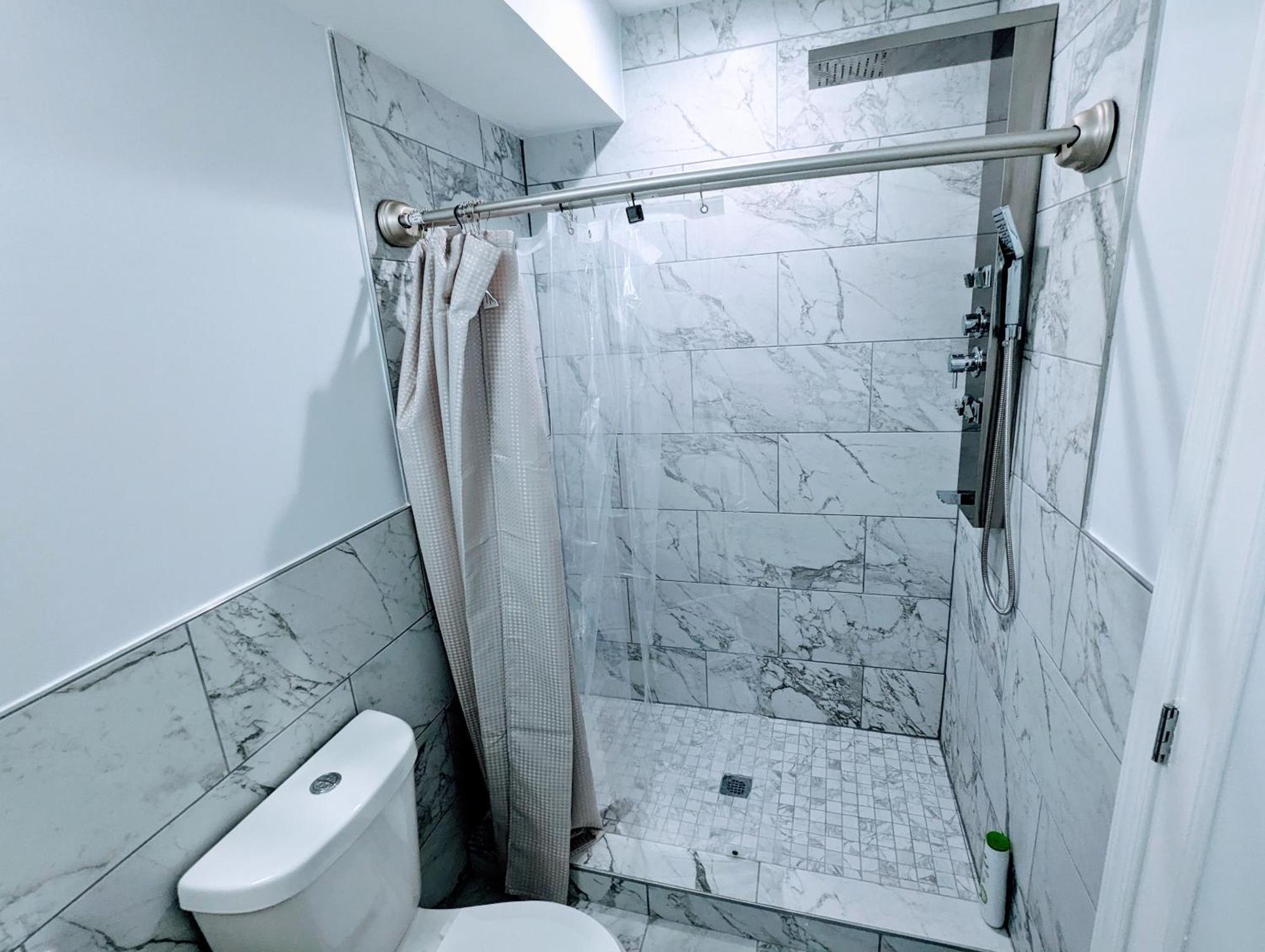 Luxurious 3 Bedroom Apt With A Beautiful Balcony 워싱턴 객실 사진