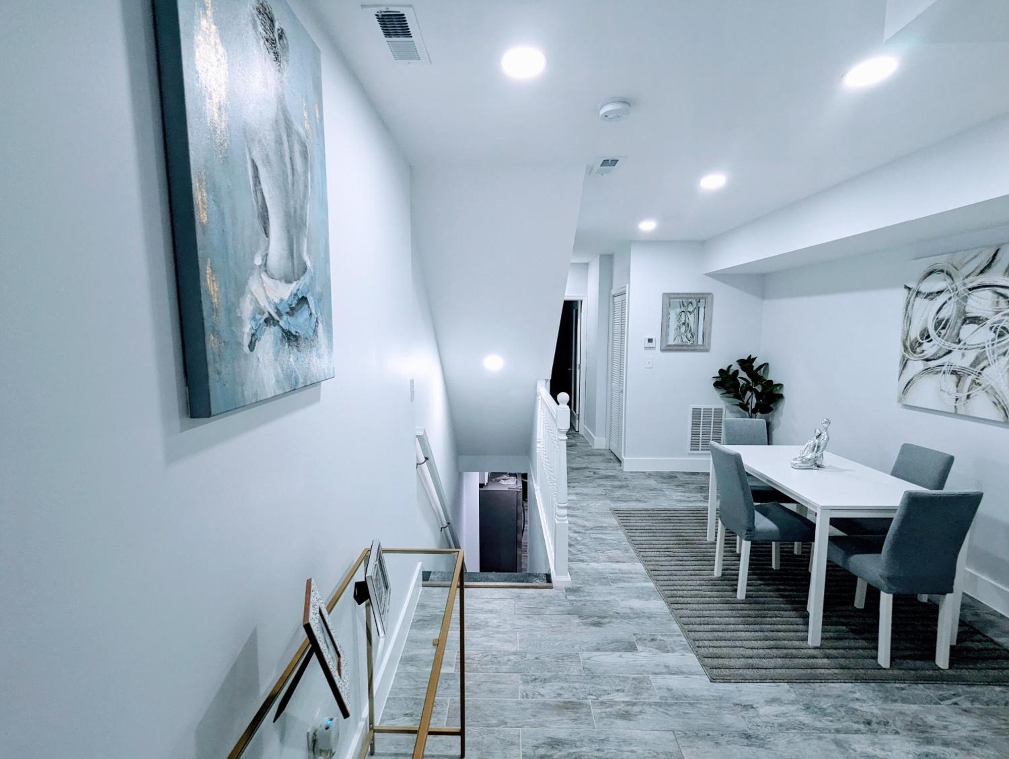 Luxurious 3 Bedroom Apt With A Beautiful Balcony 워싱턴 객실 사진