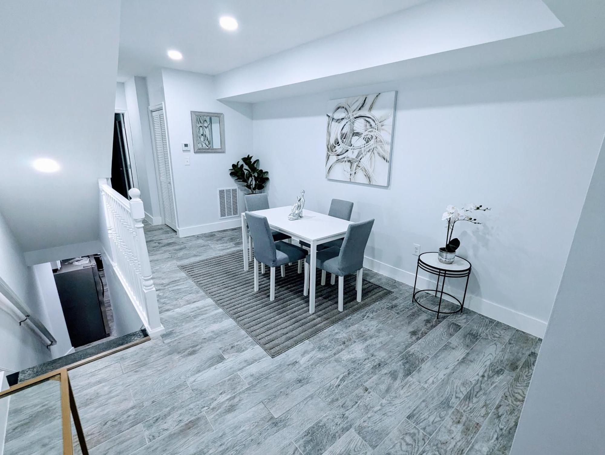 Luxurious 3 Bedroom Apt With A Beautiful Balcony 워싱턴 객실 사진