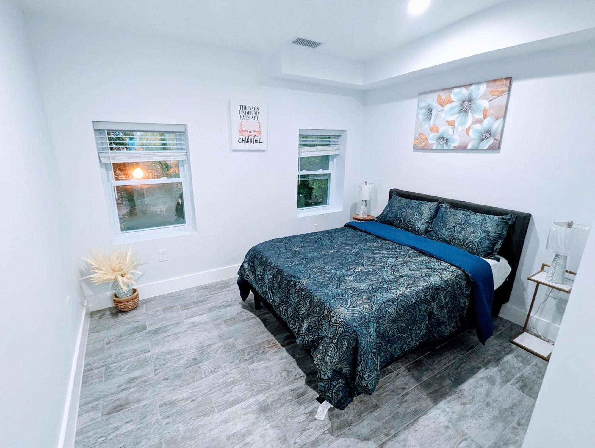 Luxurious 3 Bedroom Apt With A Beautiful Balcony 워싱턴 객실 사진